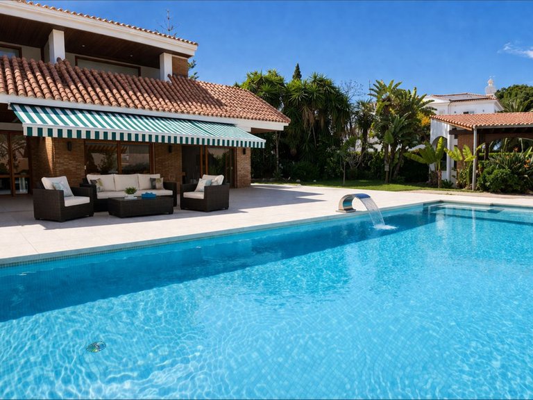 Villa for Sale in Puerto Banús, Malaga 18