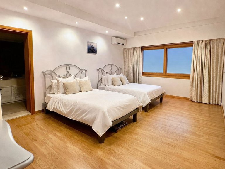 Villa for Sale in Puerto Banús, Malaga 23