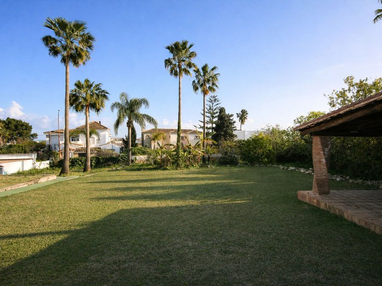 Villa for Sale in Puerto Banús, Malaga 30