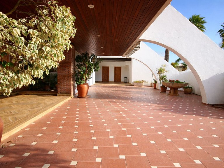 Villa for Sale in Puerto Banús, Malaga 31