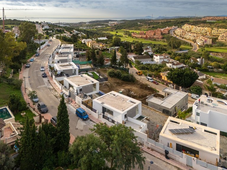 Villa for Sale in Valle Romano, Malaga 1
