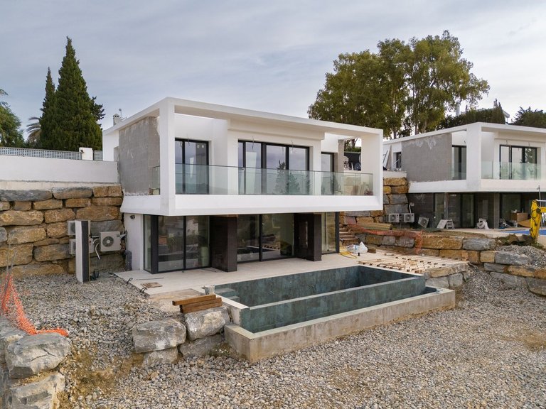 Villa for Sale in Valle Romano, Malaga 11
