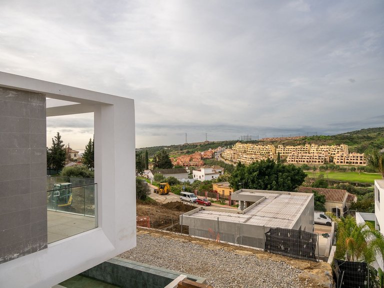 Villa for Sale in Valle Romano, Malaga 12