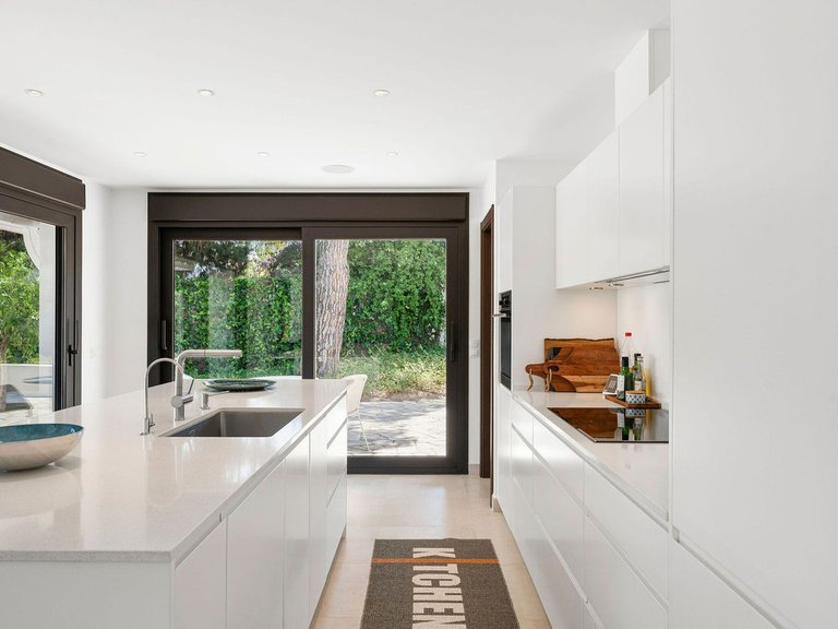 Villa for Sale in Nueva Andalucía, Malaga 11