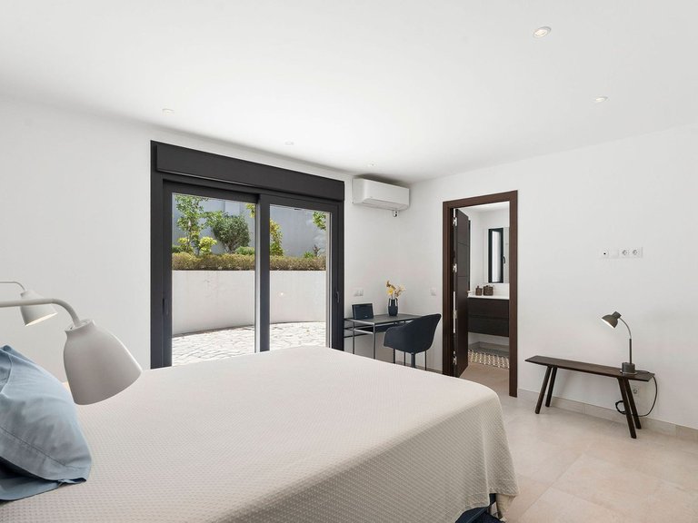Villa for Sale in Nueva Andalucía, Malaga 26