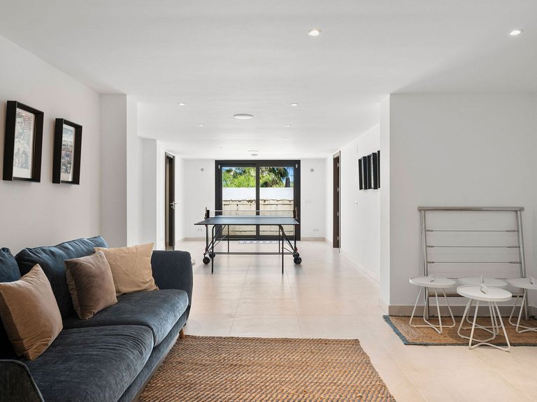 Villa for Sale in Nueva Andalucía, Malaga 29