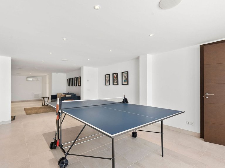 Villa for Sale in Nueva Andalucía, Malaga 30