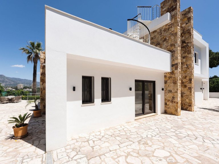 Villa for Sale in Nueva Andalucía, Malaga 34