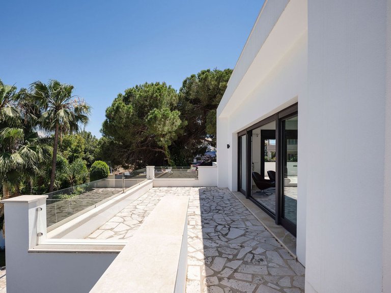 Villa for Sale in Nueva Andalucía, Malaga 38