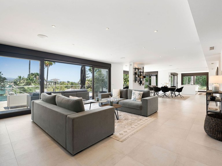Villa for Sale in Nueva Andalucía, Malaga 4