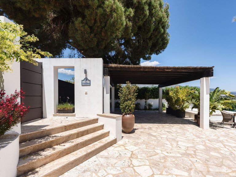 Villa for Sale in Nueva Andalucía, Malaga 41