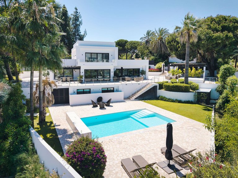 Villa for Sale in Nueva Andalucía, Malaga 42