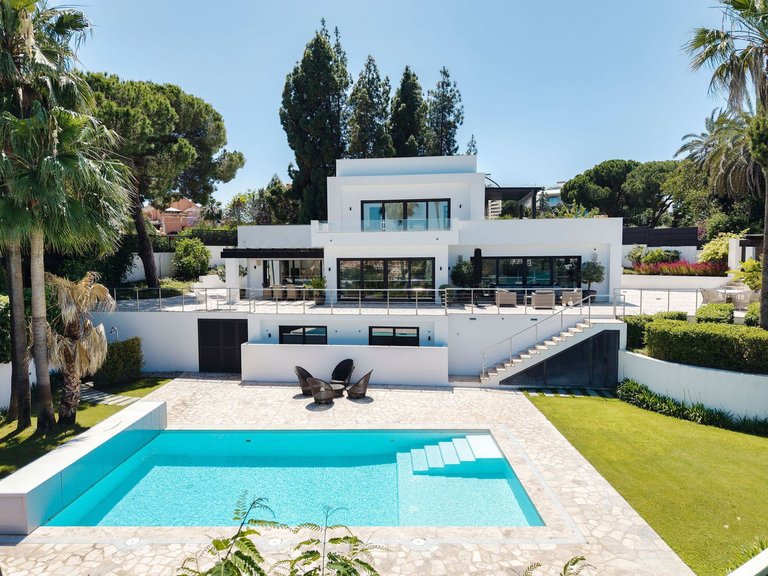 Villa for Sale in Nueva Andalucía, Malaga 43