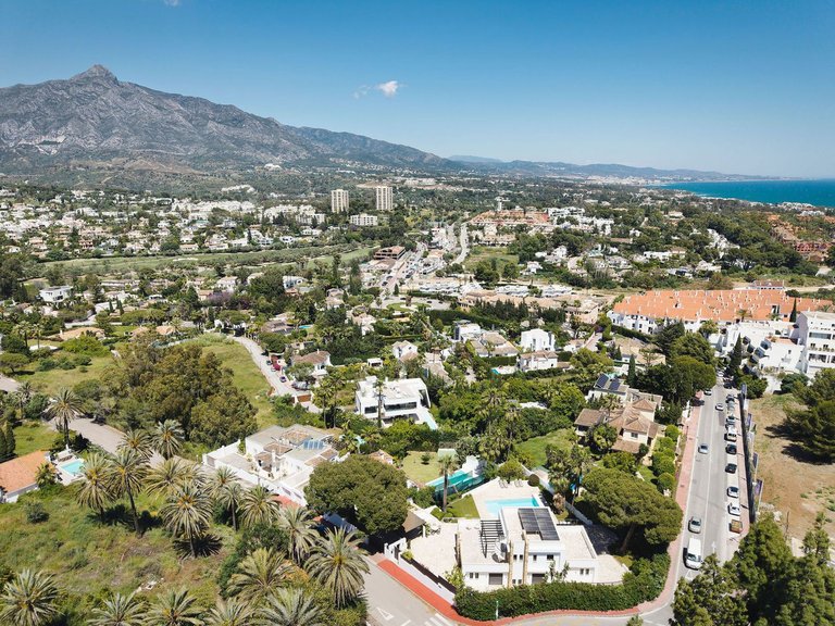 Villa for Sale in Nueva Andalucía, Malaga 45