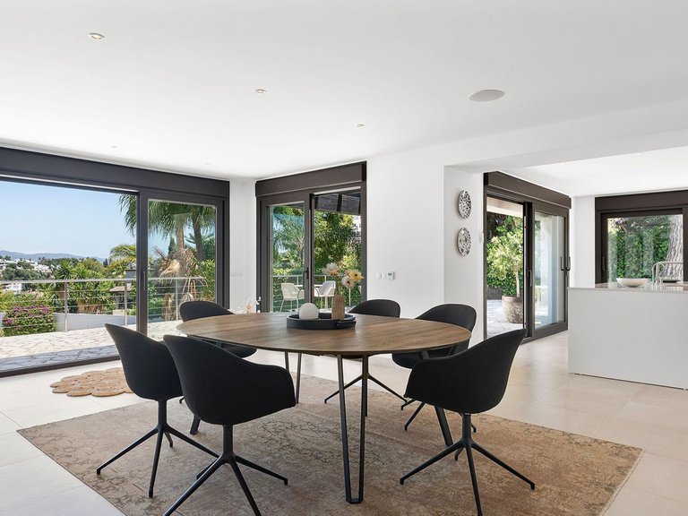 Villa for Sale in Nueva Andalucía, Malaga 8