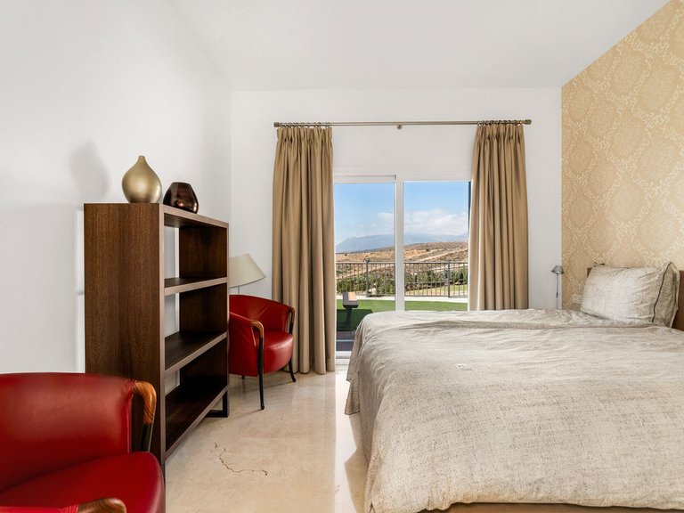 Apartment for Sale in El Paraiso, Malaga 11