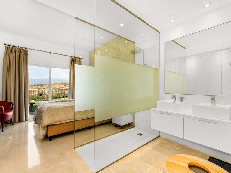 Apartment for Sale in El Paraiso, Malaga 12