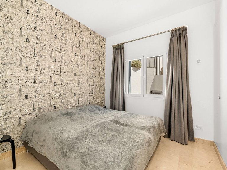 Apartment for Sale in El Paraiso, Malaga 13