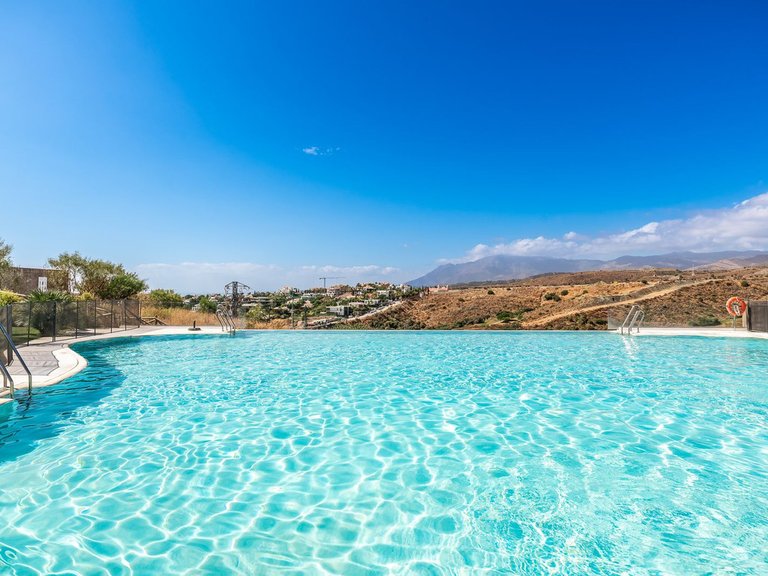 Apartment for Sale in El Paraiso, Malaga 18