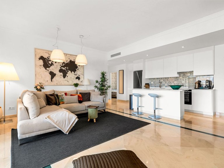 Apartment for Sale in El Paraiso, Malaga 3