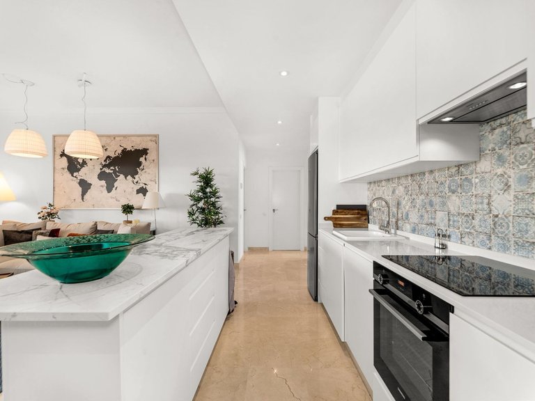 Apartment for Sale in El Paraiso, Malaga 4