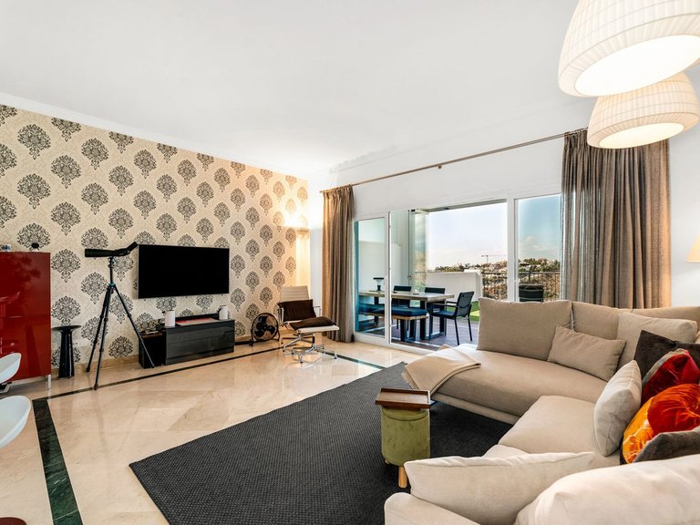 Apartment for Sale in El Paraiso, Malaga 5