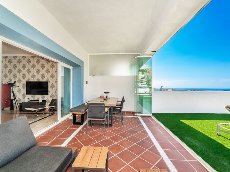 Apartment for Sale in El Paraiso, Malaga 8