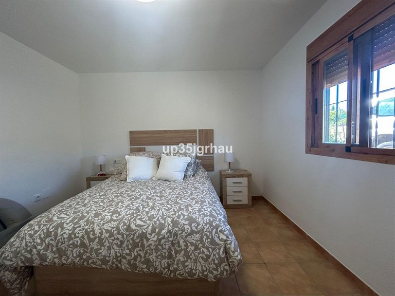 Villa for Sale in Estepona, Malaga 4
