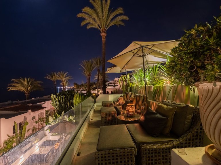 Villa for Sale in The Golden Mile, Malaga 13