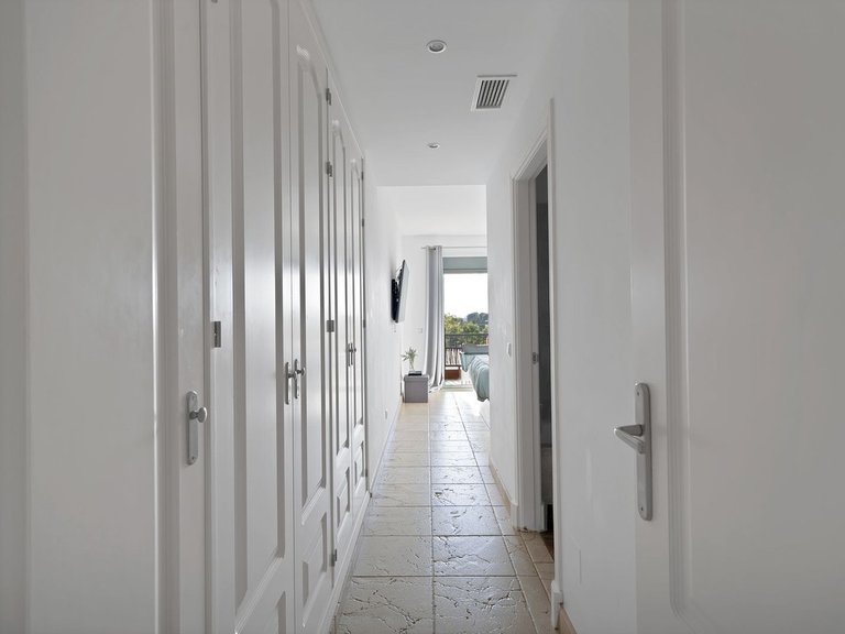 Apartment for Sale in Atalaya, Malaga 11