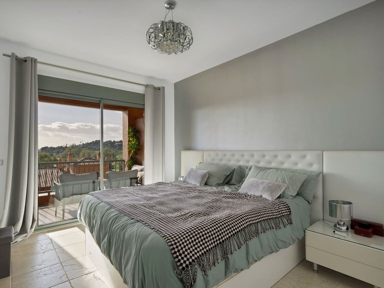 Apartment for Sale in Atalaya, Malaga 12