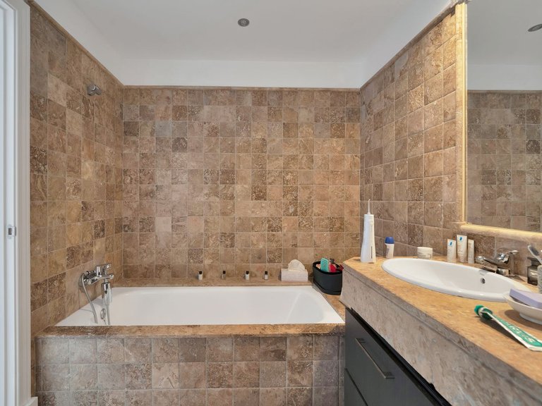 Apartment for Sale in Atalaya, Malaga 18