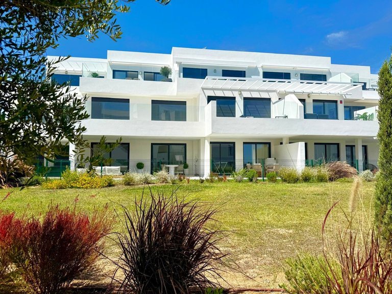 Villa for Sale in Estepona, Malaga 2