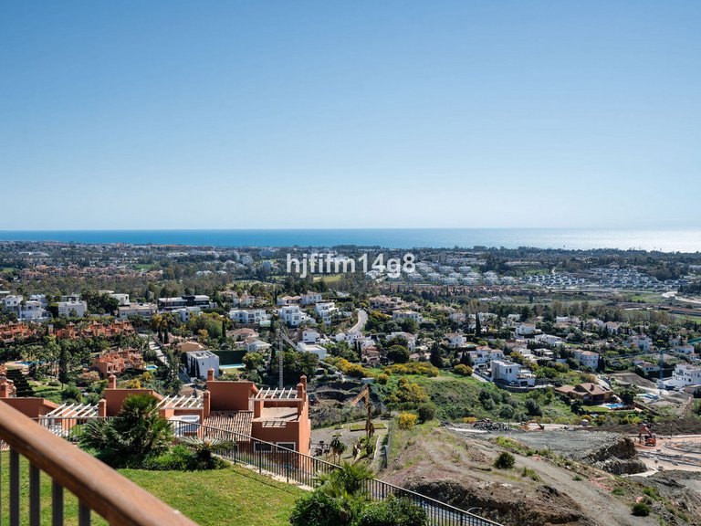 Apartment for Sale in Benahavís, Malaga 2