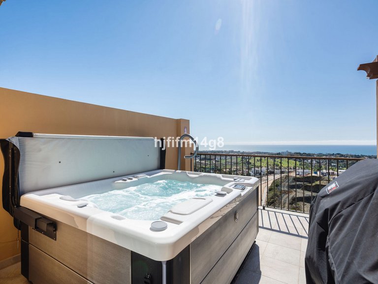 Apartment for Sale in Benahavís, Malaga 4