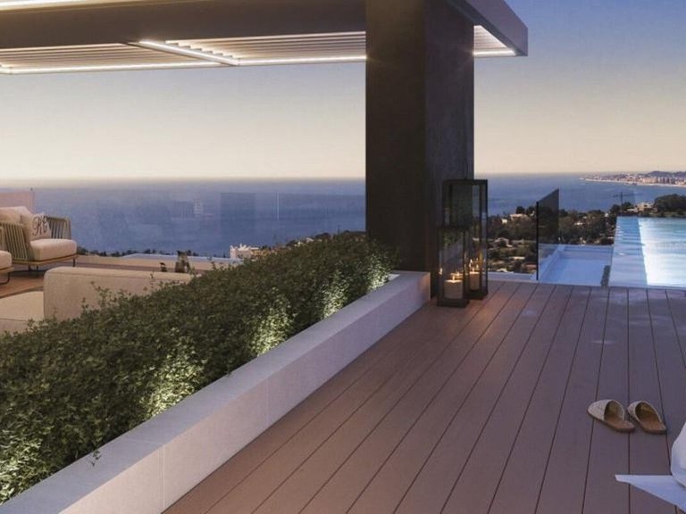 Town House for Sale in Costa del Sol Benalmadena, Malaga 3