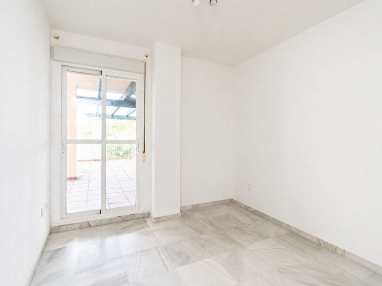 Apartment for Sale in Nueva Andalucía, Malaga 10