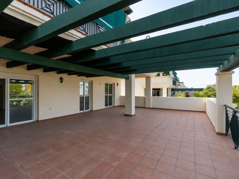 Apartment for Sale in Nueva Andalucía, Malaga 14