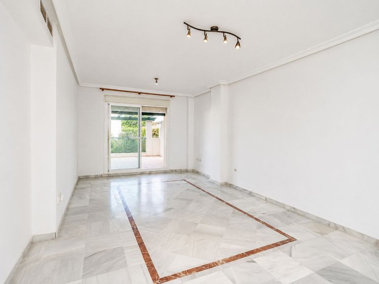 Apartment for Sale in Nueva Andalucía, Malaga 2