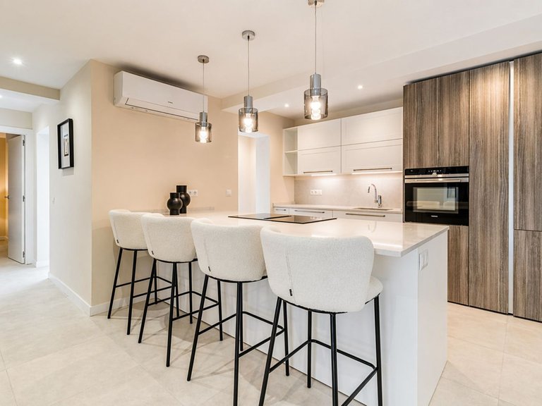 Apartment for Sale in El Paraiso, Malaga 1