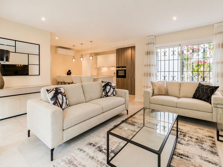 Apartment for Sale in El Paraiso, Malaga 2