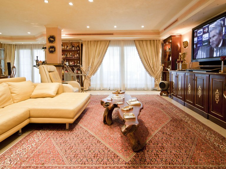 Villa for Sale in Nueva Andalucía, Malaga 11