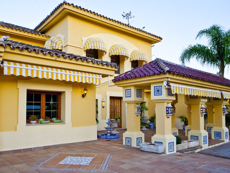 Villa for Sale in Nueva Andalucía, Malaga 16