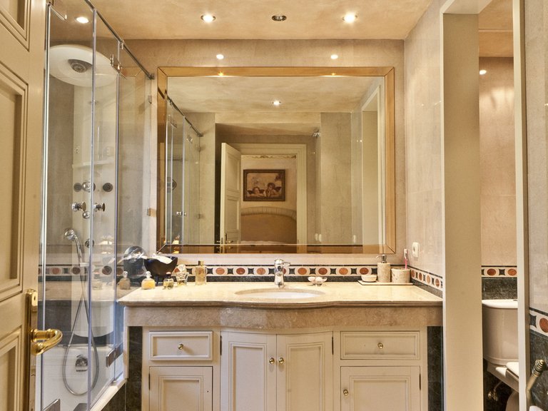 Villa for Sale in Nueva Andalucía, Malaga 28