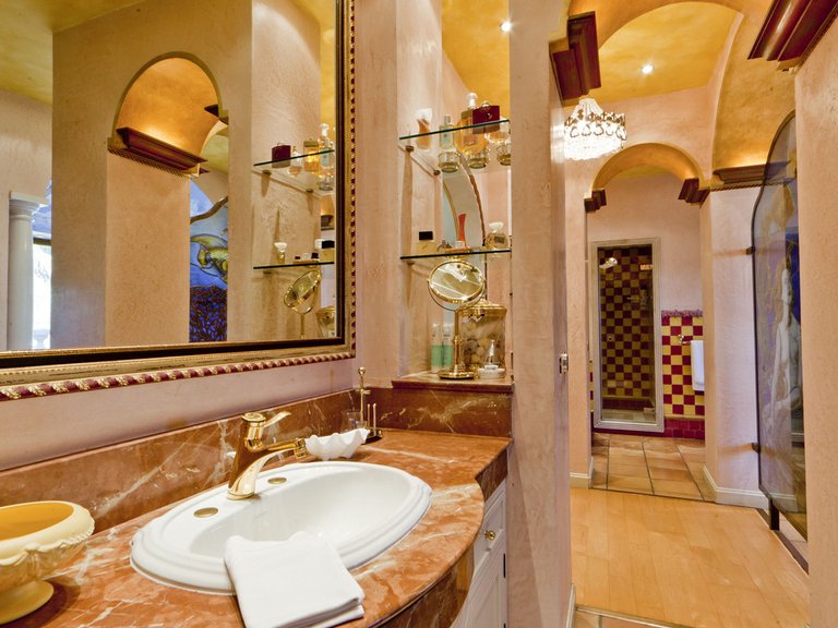 Villa for Sale in Nueva Andalucía, Malaga 29