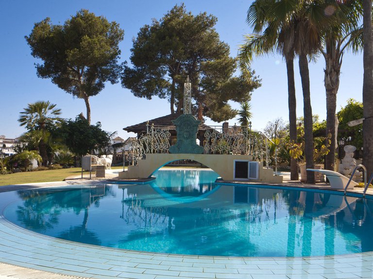 Villa for Sale in Nueva Andalucía, Malaga 3