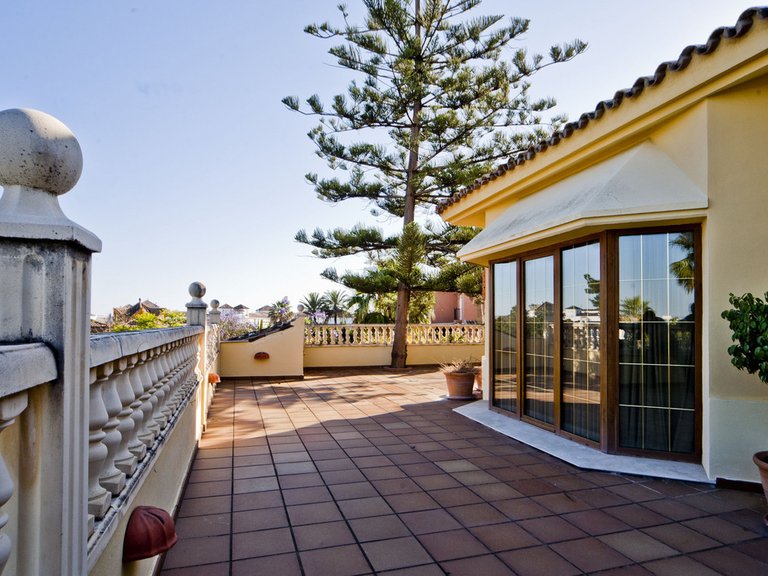 Villa for Sale in Nueva Andalucía, Malaga 33