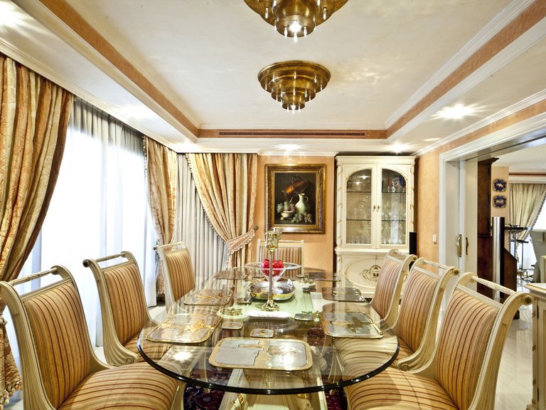 Villa for Sale in Nueva Andalucía, Malaga 5