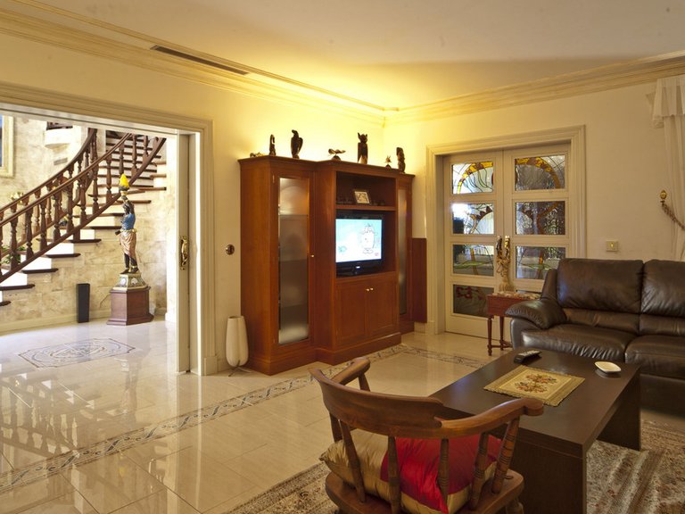 Villa for Sale in Nueva Andalucía, Malaga 8