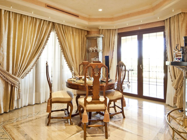Villa for Sale in Nueva Andalucía, Malaga 9